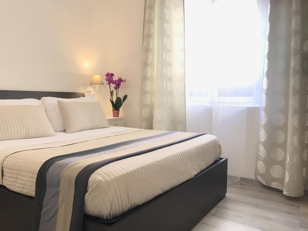 Angolo Di Roma Guest House Exterior photo